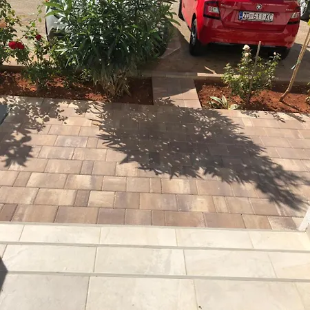 Mikulic شقة زادار