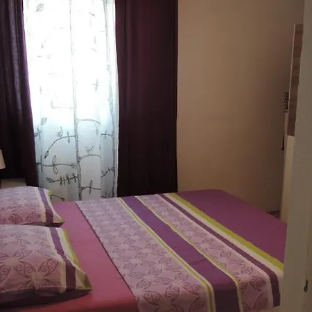 Apartments Mikulic Apartman *