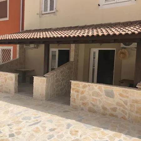 Apartments Mikulic Apartman Zadar